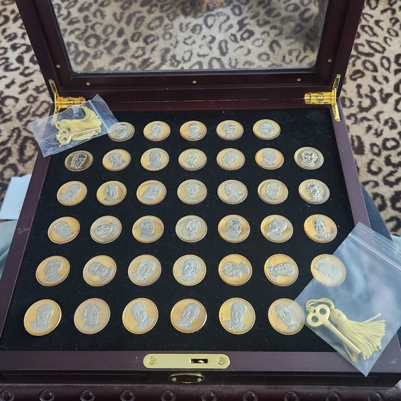 The Unbranded Brand Other - PCS Stamps and Coin Platinum and Gold Highlighted US President Dollars 38 Coins